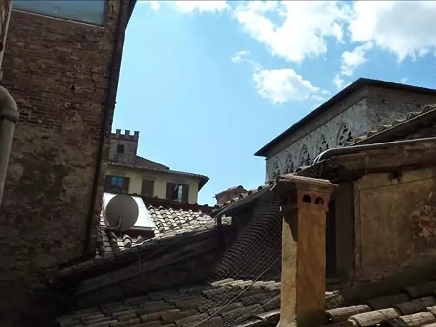Immagine 8 di Appartamento in vendita  a Siena