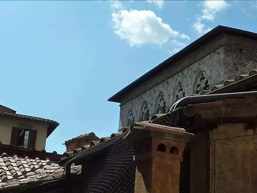 Immagine 7 di Appartamento in vendita  a Siena