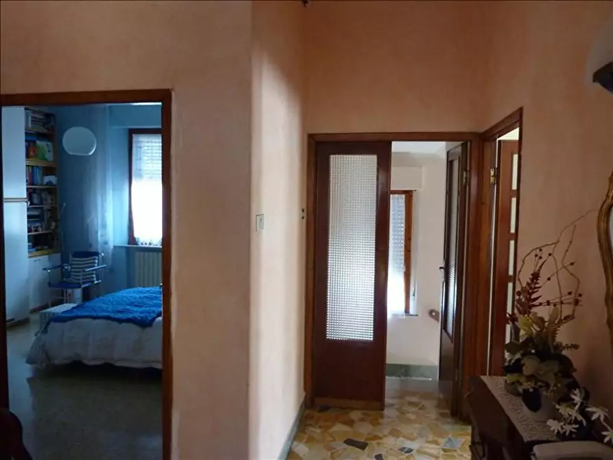 Immagine 5 di Appartamento in vendita  a Siena