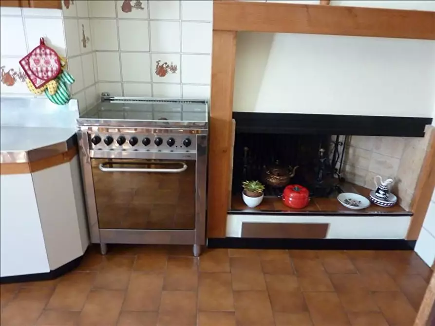 Immagine 16 di Appartamento in vendita  a Siena