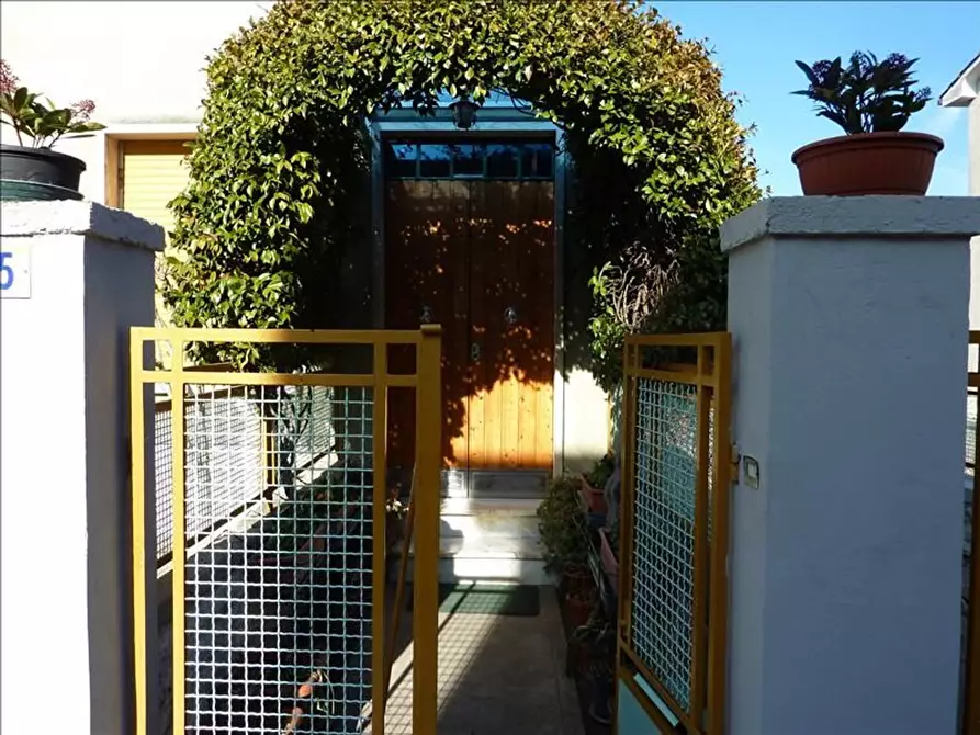 Immagine 1 di Appartamento in vendita  a Siena