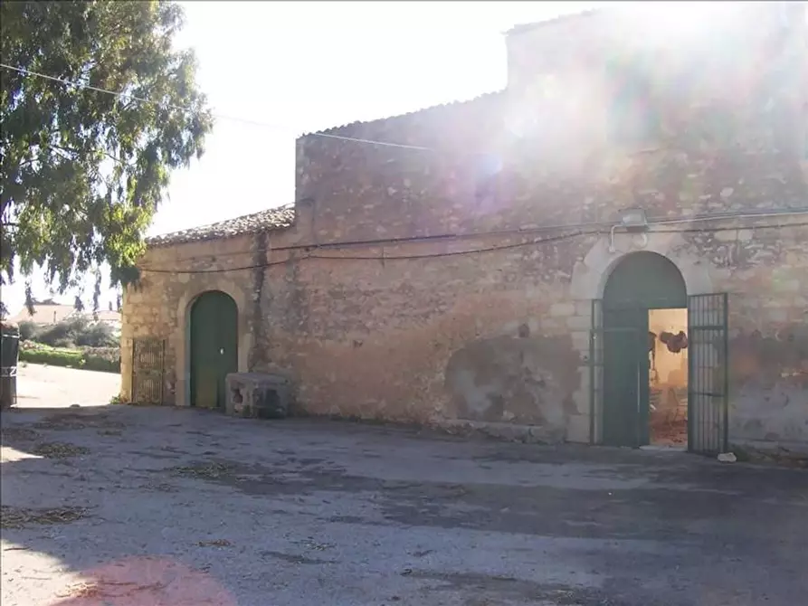 Immagine 14 di Villa in vendita  a Ragusa