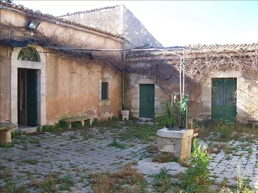 Immagine 31 di Villa in vendita  a Ragusa