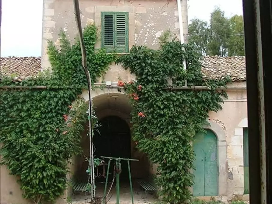 Immagine 13 di Villa in vendita  a Ragusa