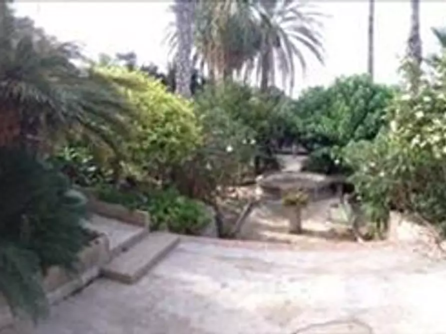 Immagine 17 di Villa in vendita  a Ragusa