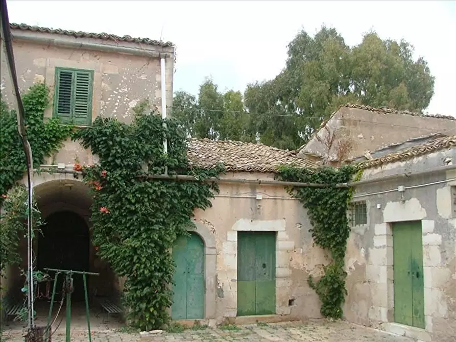 Immagine 5 di Villa in vendita  a Ragusa