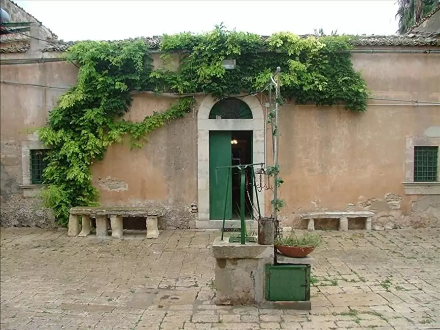 Immagine 9 di Villa in vendita  a Ragusa