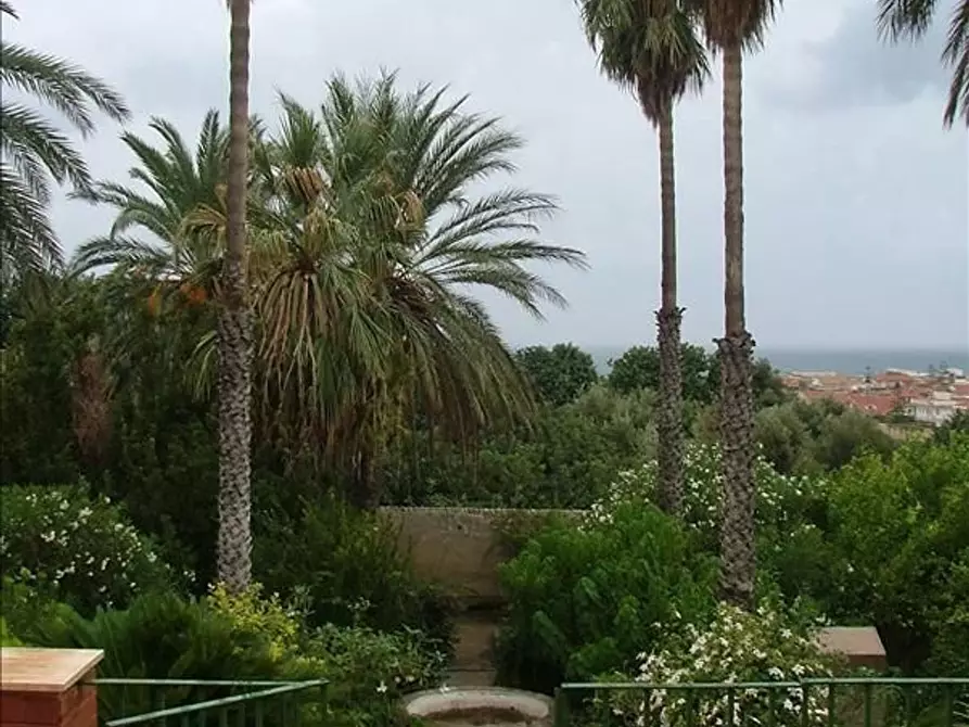 Immagine 36 di Villa in vendita  a Ragusa