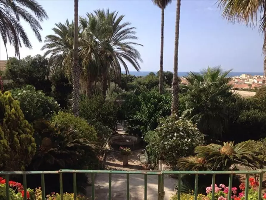 Immagine 20 di Villa in vendita  a Ragusa