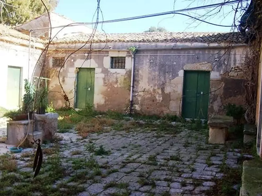Immagine 27 di Villa in vendita  a Ragusa