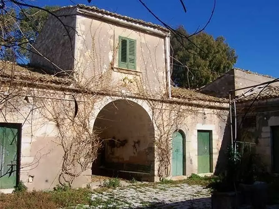 Immagine 4 di Villa in vendita  a Ragusa