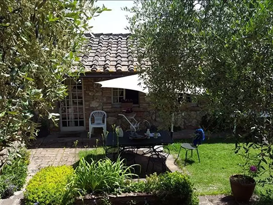 Immagine 7 di Villa in vendita  a Sovicille