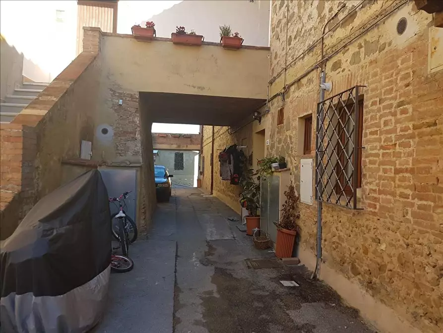 Immagine 12 di Appartamento in affitto  a Siena