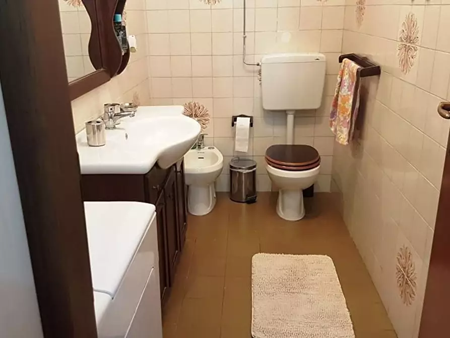 Immagine 15 di Appartamento in vendita  a Siena