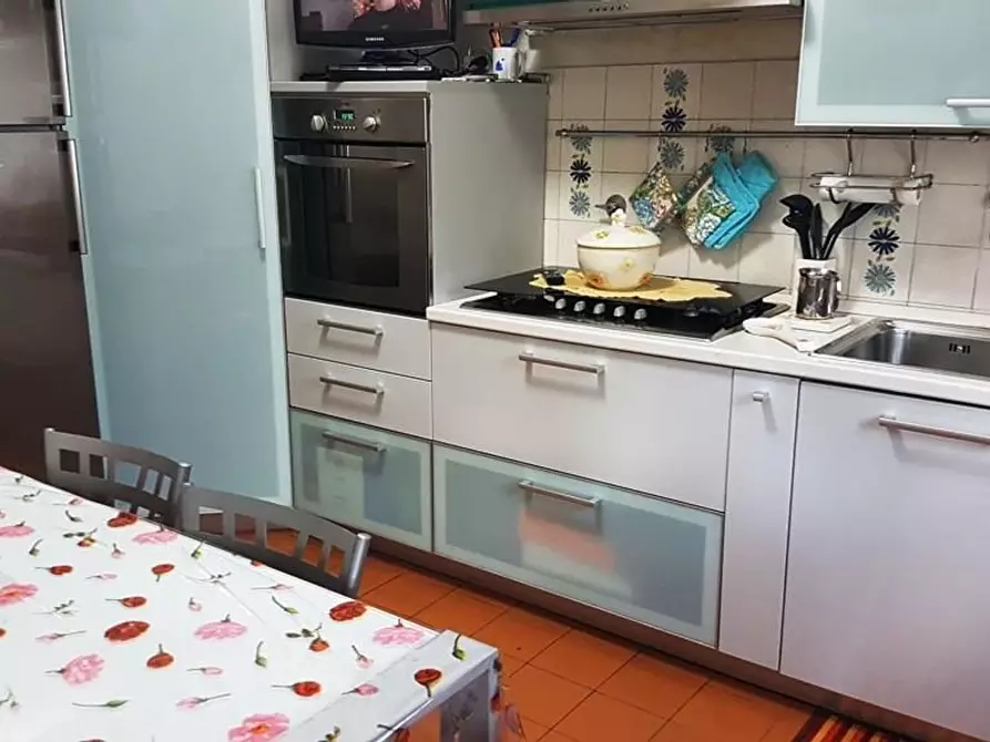 Immagine 9 di Appartamento in vendita  a Siena