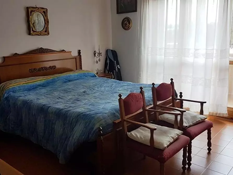 Immagine 11 di Appartamento in vendita  a Siena