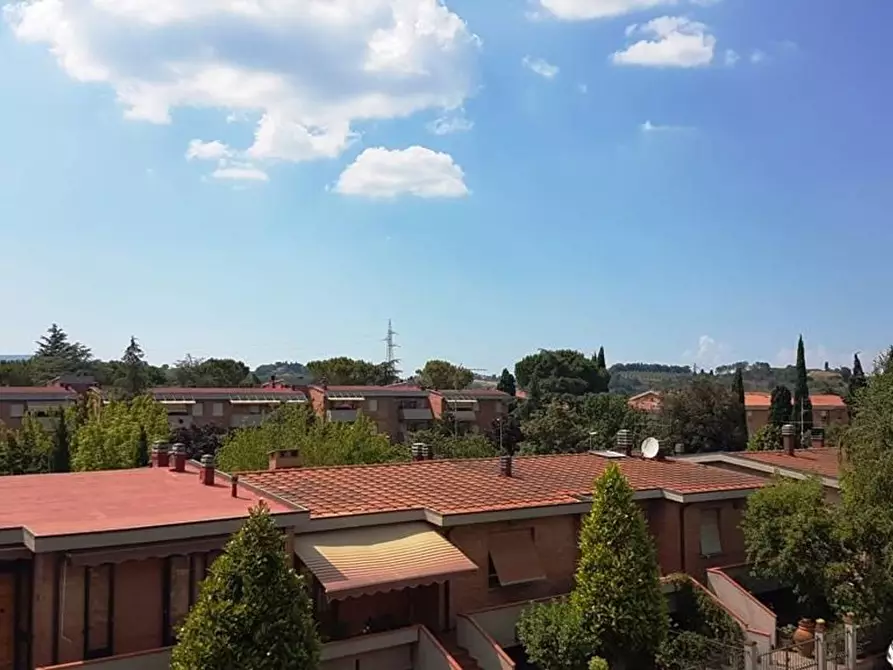 Immagine 17 di Appartamento in vendita  a Siena