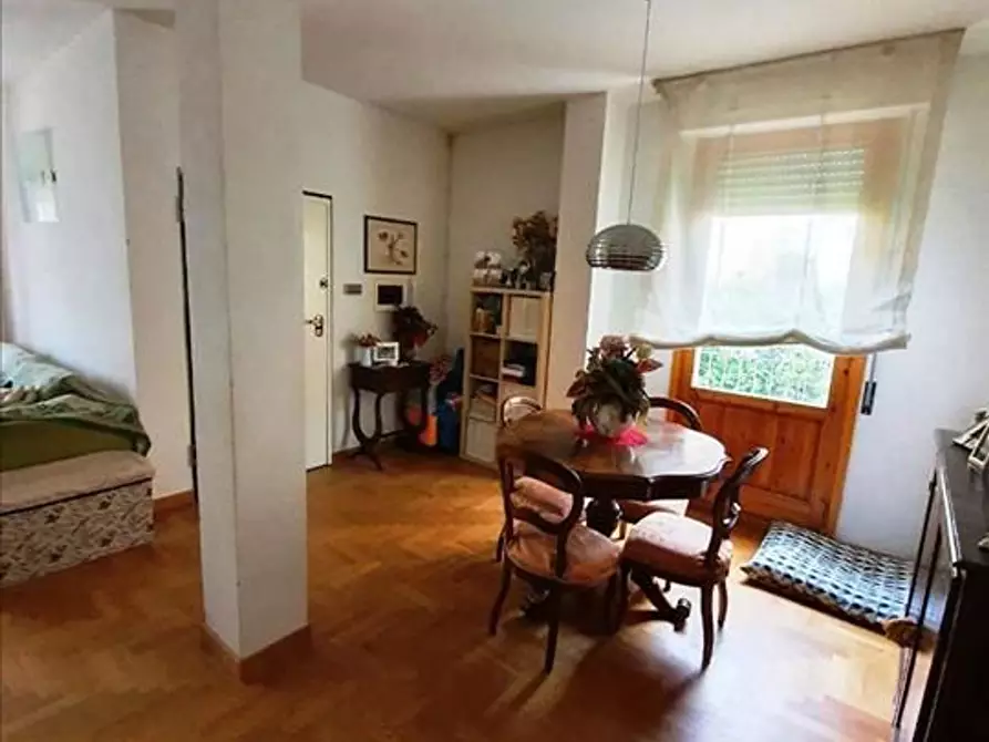 Immagine 1 di Appartamento in vendita  a Siena