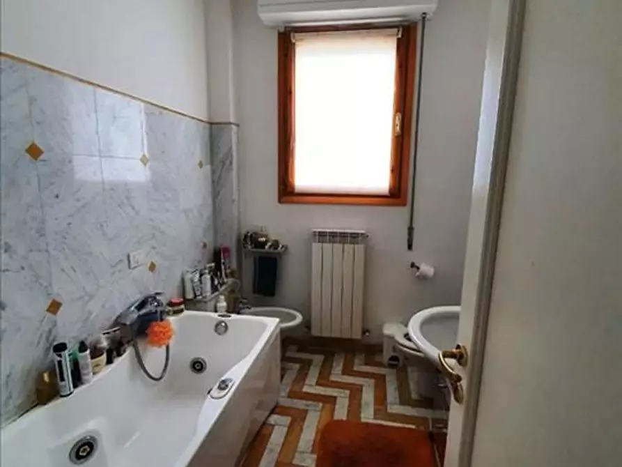 Immagine 15 di Appartamento in vendita  a Siena