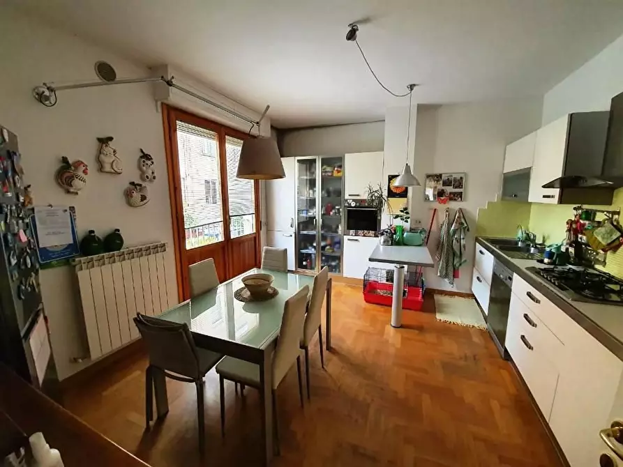 Immagine 9 di Appartamento in vendita  a Siena