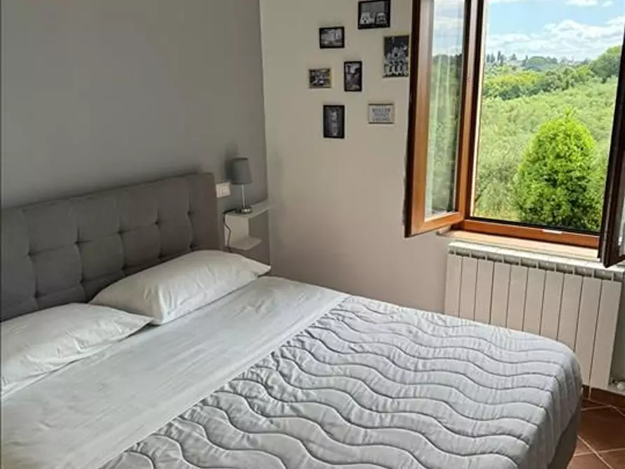 Immagine 9 di Appartamento in vendita  a Siena