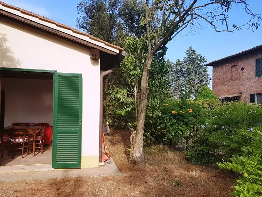 Immagine 2 di Appartamento in vendita  a Siena