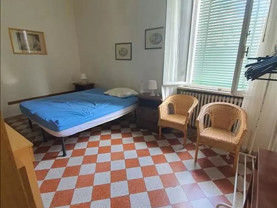 Immagine 11 di Appartamento in vendita  a Siena