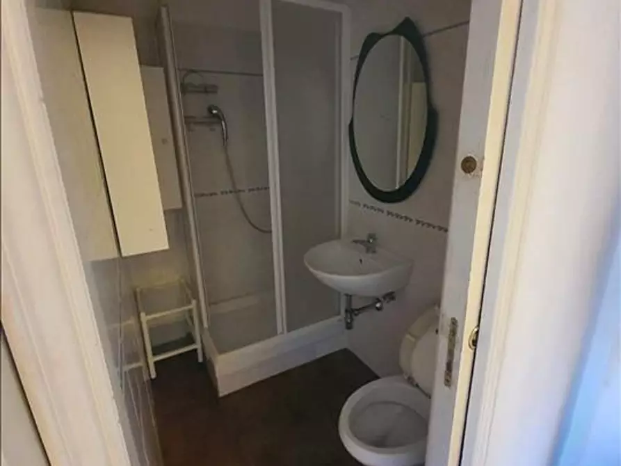 Immagine 13 di Appartamento in vendita  a Siena