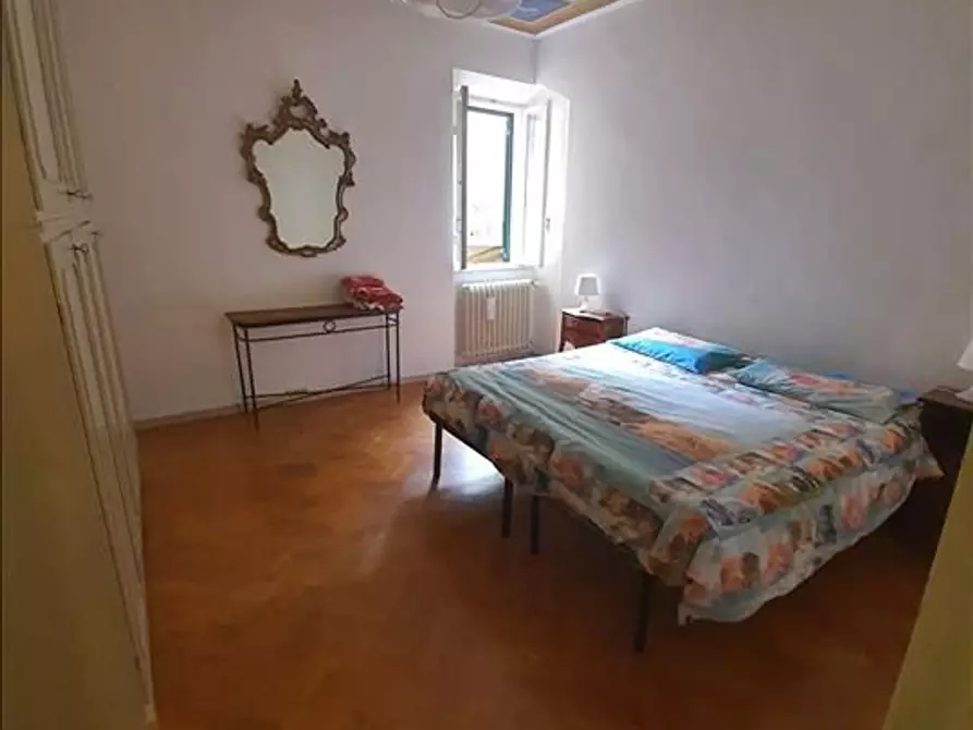 Immagine 12 di Appartamento in vendita  a Siena