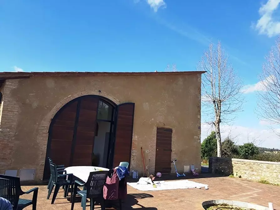 Immagine 5 di Casa colonica in vendita  a Poggibonsi