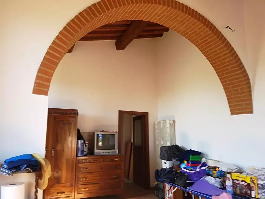 Immagine 8 di Casa colonica in vendita  a Poggibonsi