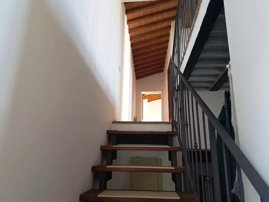 Immagine 16 di Casa colonica in vendita  a Poggibonsi