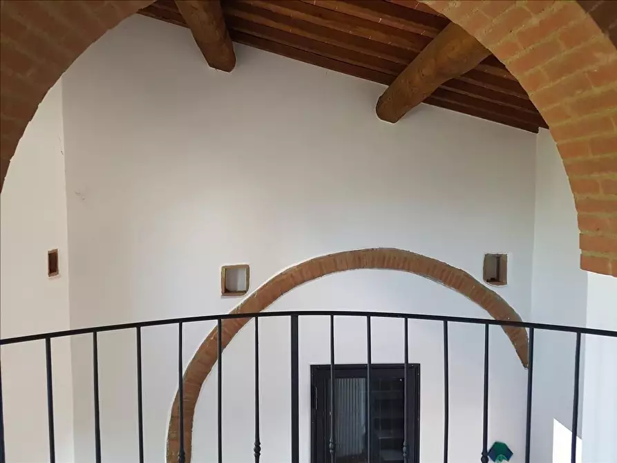 Immagine 26 di Casa colonica in vendita  a Poggibonsi