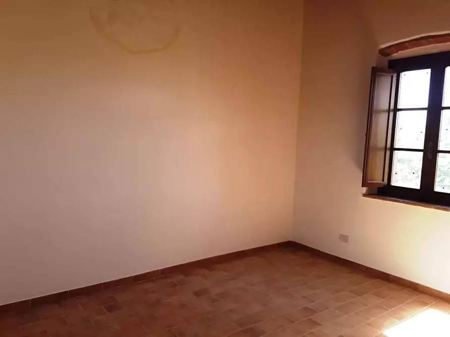 Immagine 19 di Casa colonica in vendita  a Poggibonsi