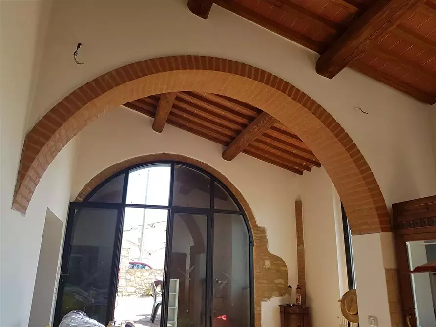 Immagine 6 di Casa colonica in vendita  a Poggibonsi