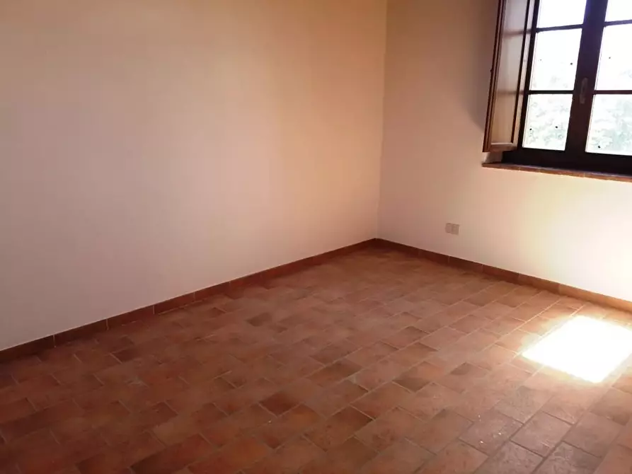 Immagine 21 di Casa colonica in vendita  a Poggibonsi