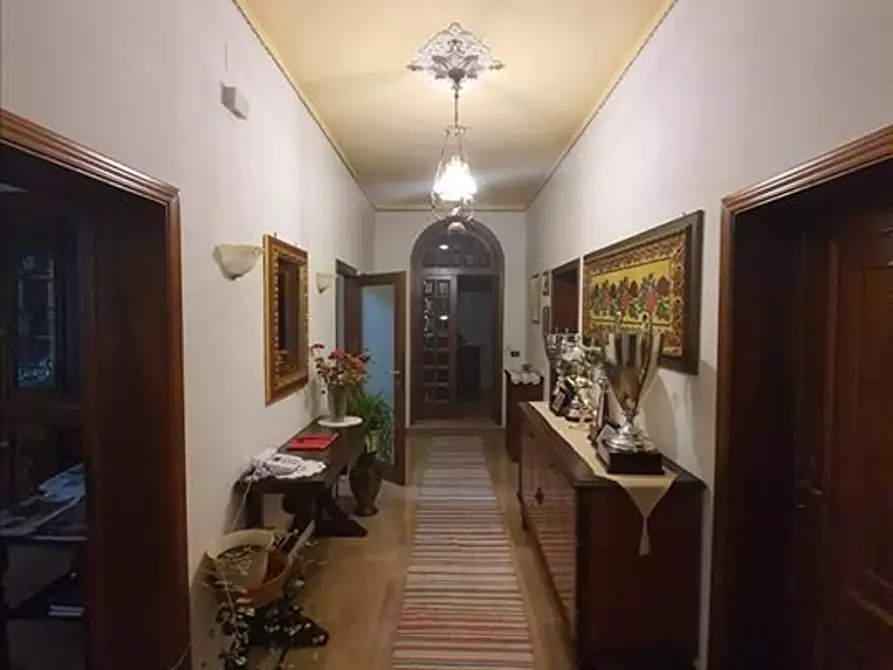 Immagine 10 di Villa in vendita  a Murlo