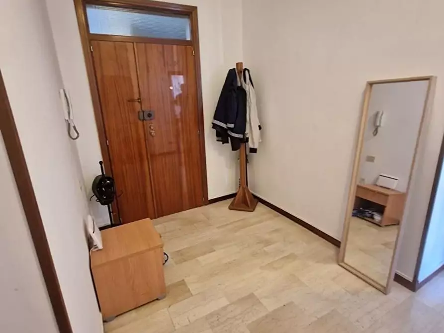 Immagine 1 di Appartamento in vendita  a Siena