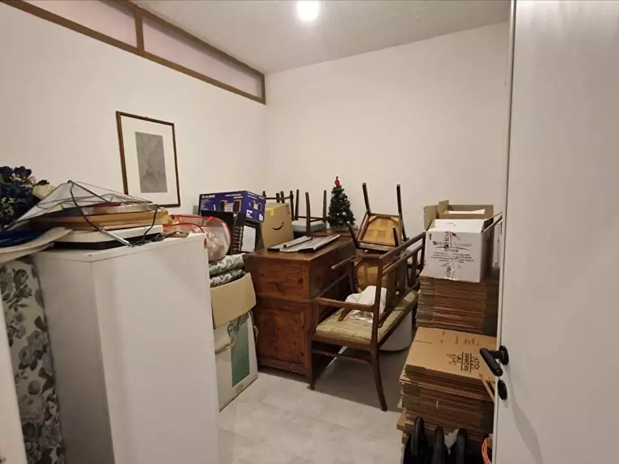 Immagine 10 di Locale commerciale in vendita  a Siena