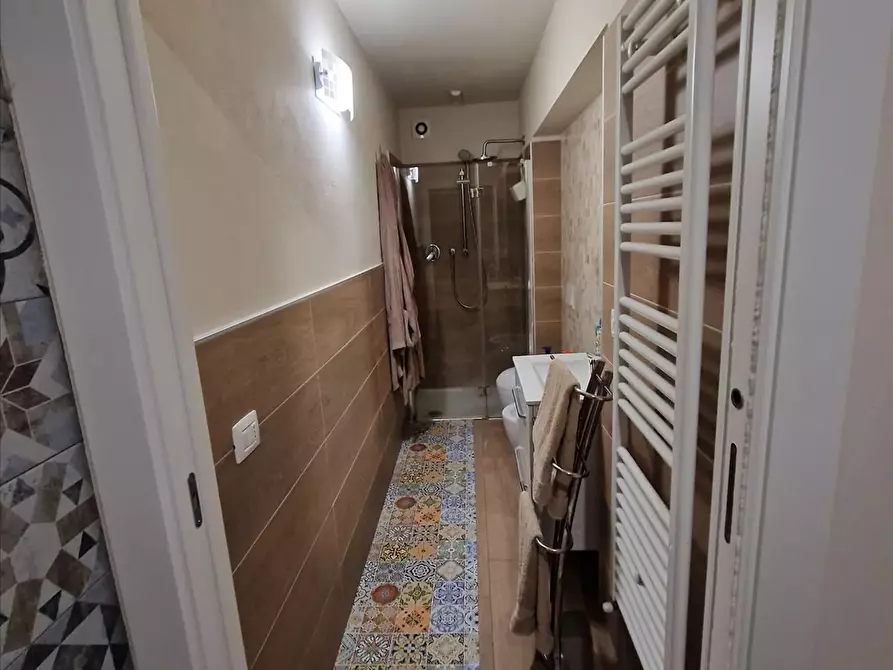 Immagine 11 di Appartamento in vendita  a Siena