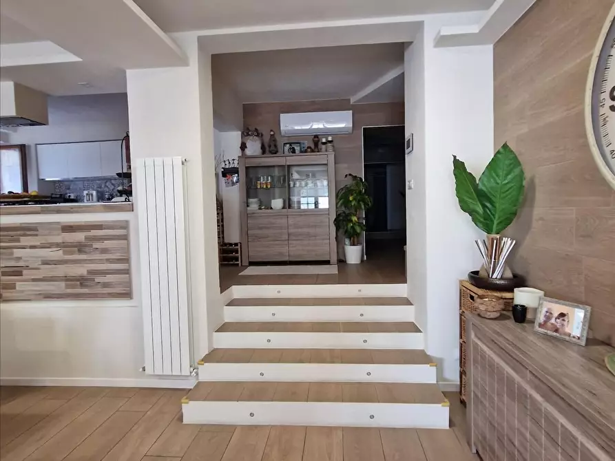 Immagine 4 di Appartamento in vendita  a Siena