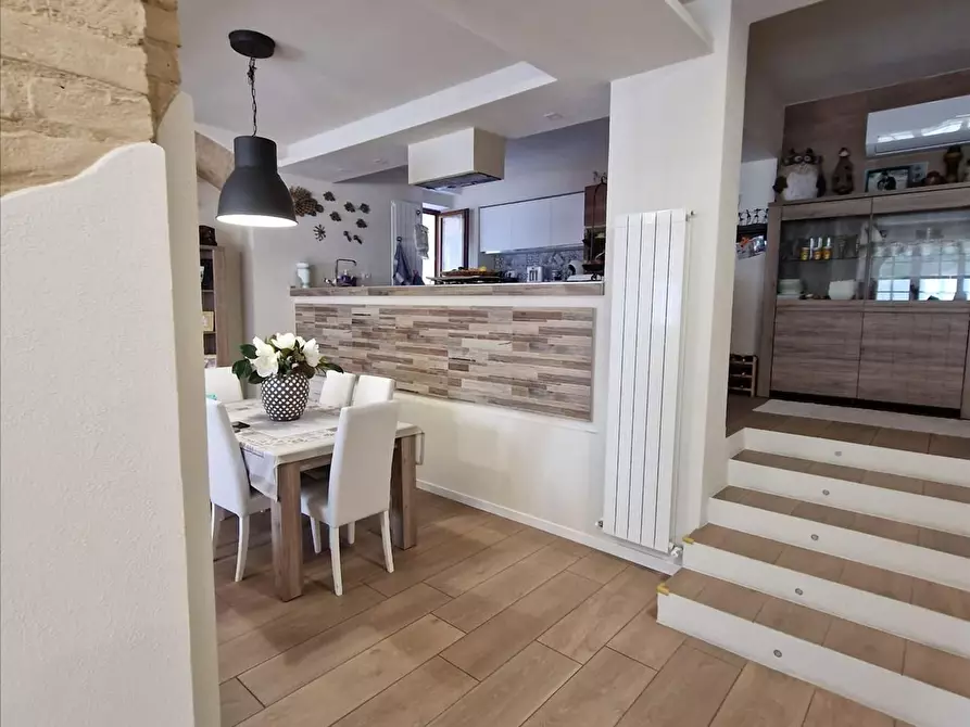 Immagine 1 di Appartamento in vendita  a Siena