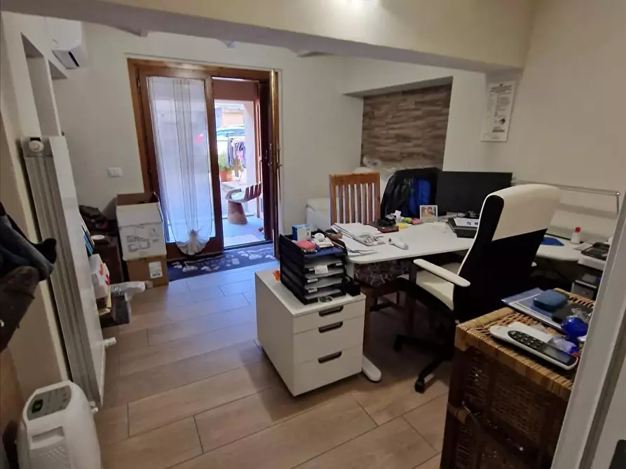 Immagine 9 di Appartamento in vendita  a Siena