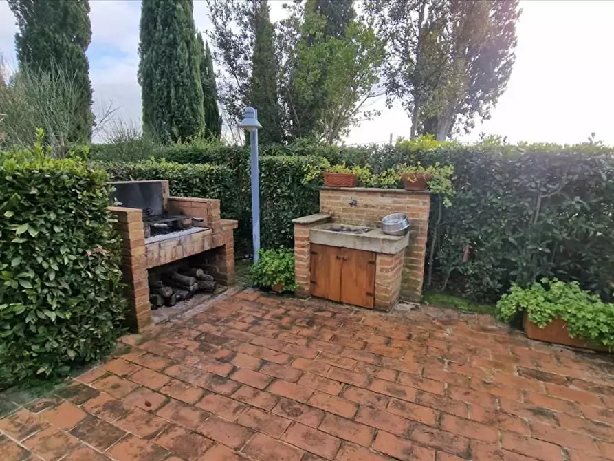 Immagine 7 di Villa in vendita  a Asciano