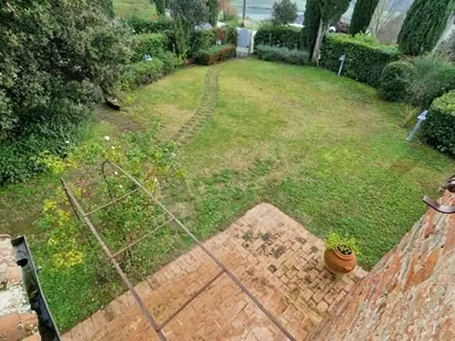 Immagine 6 di Villa in vendita  a Asciano