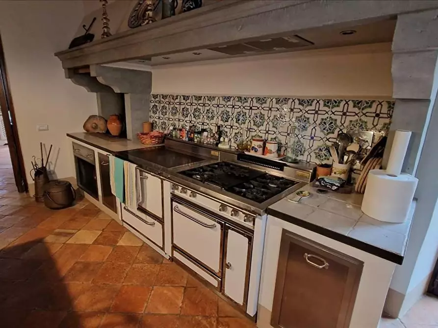 Immagine 21 di Villa in vendita  a Asciano