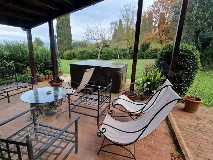 Immagine 5 di Villa in vendita  a Asciano