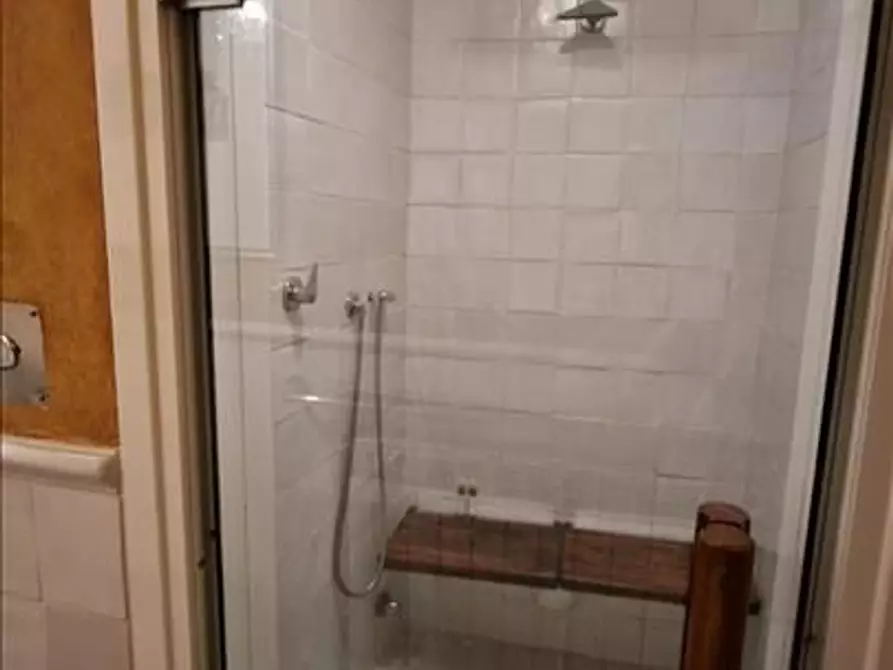 Immagine 39 di Villa in vendita  a Asciano