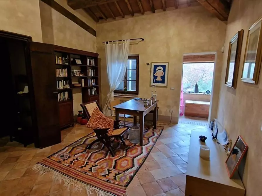 Immagine 17 di Villa in vendita  a Asciano