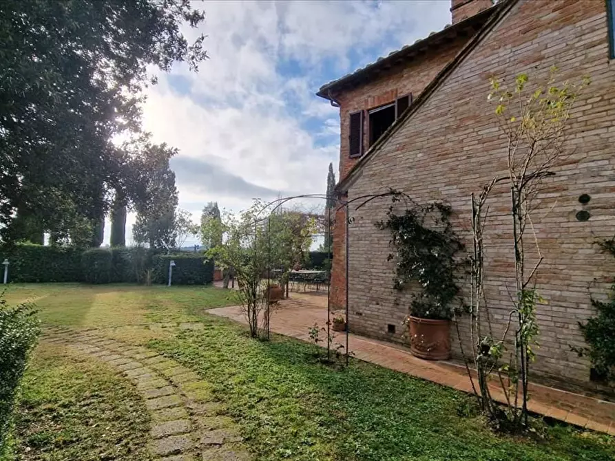 Immagine 8 di Villa in vendita  a Asciano
